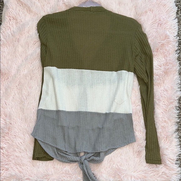 Boutique Women’s Waffle Knit Button-Up Cardigan - Picture 2 of 2